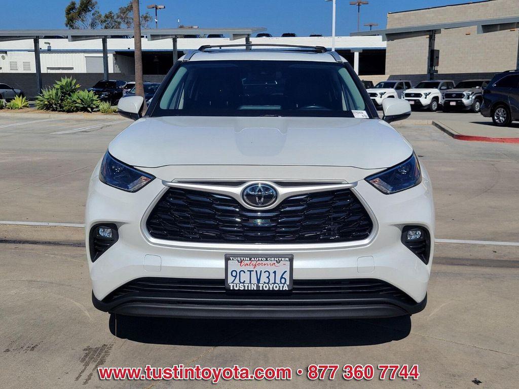 used 2022 Toyota Highlander car, priced at $33,995