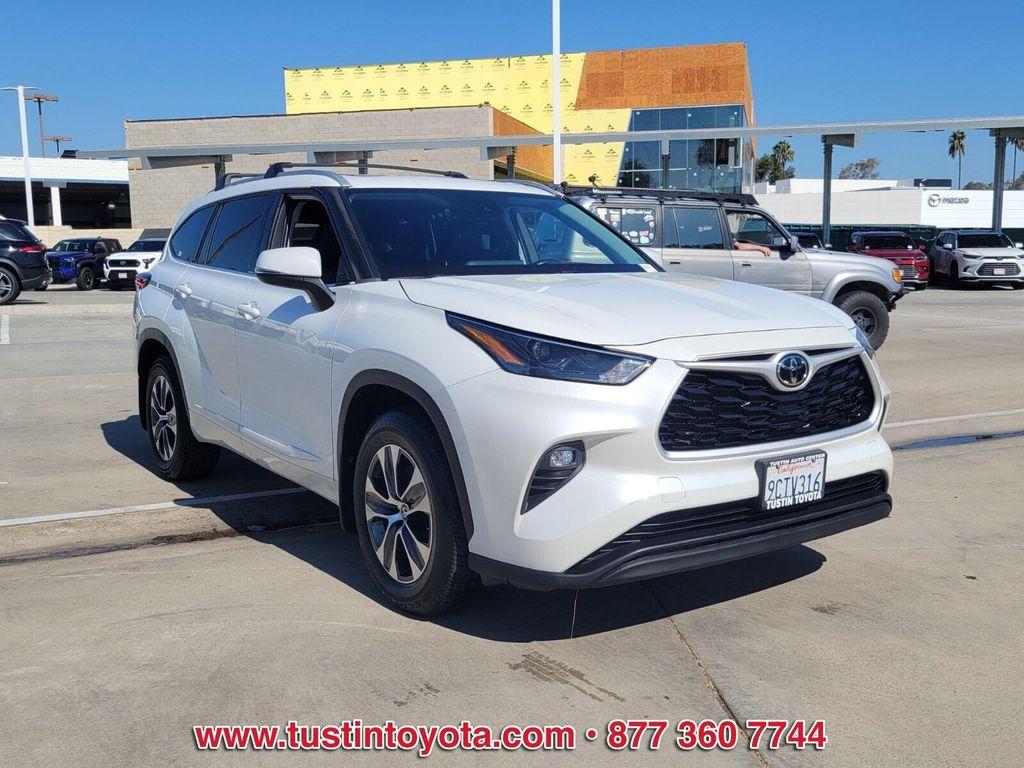 used 2022 Toyota Highlander car, priced at $33,995