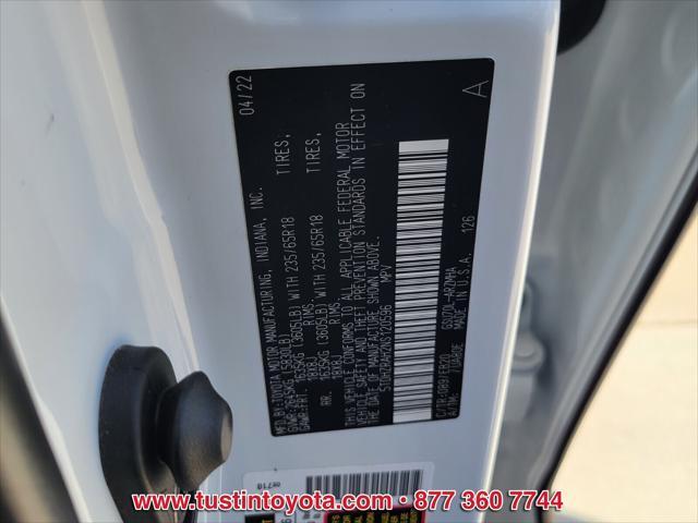 used 2022 Toyota Highlander car, priced at $34,400