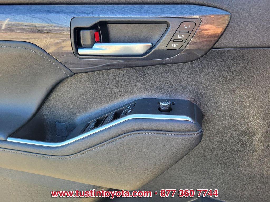 used 2023 Toyota Highlander car, priced at $44,887