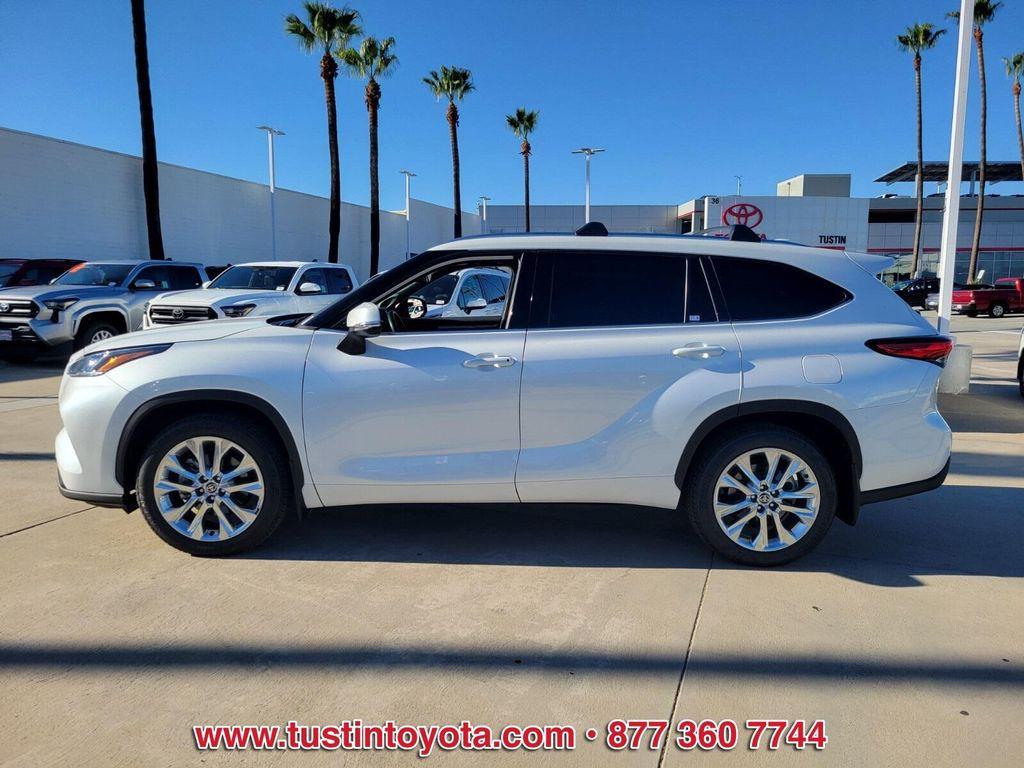 used 2023 Toyota Highlander car, priced at $44,887