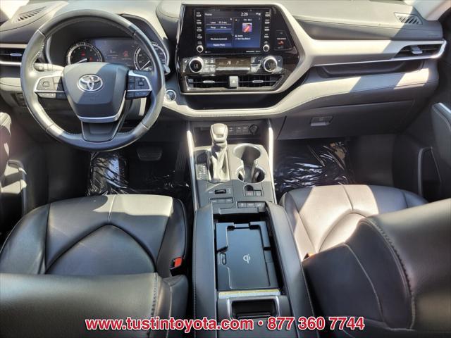 used 2022 Toyota Highlander car, priced at $36,999