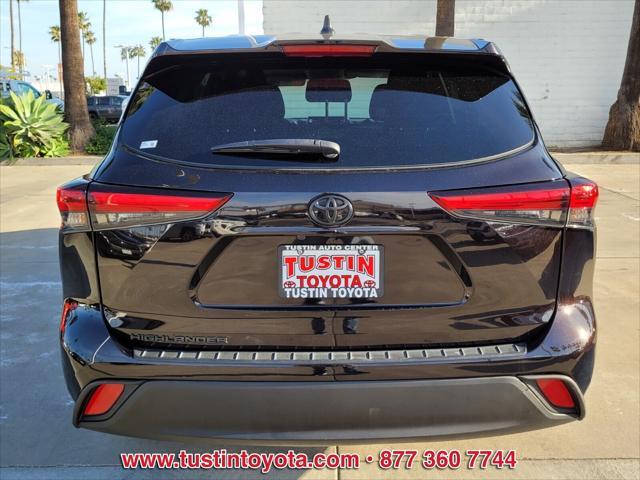 used 2022 Toyota Highlander car, priced at $34,500