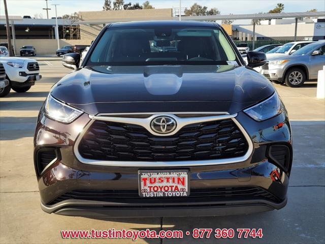 used 2022 Toyota Highlander car, priced at $34,500