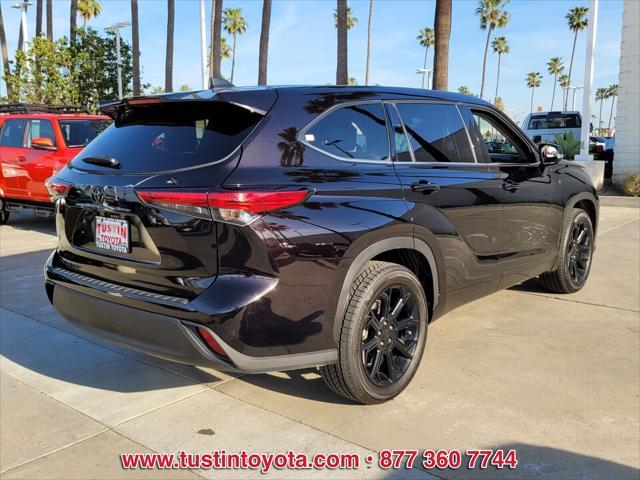 used 2022 Toyota Highlander car, priced at $34,500