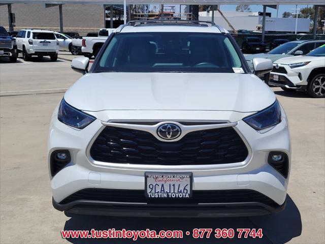 used 2022 Toyota Highlander car, priced at $38,999