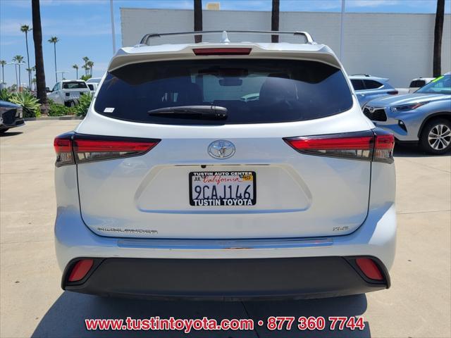 used 2022 Toyota Highlander car, priced at $38,999