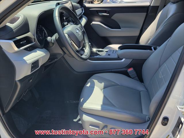 used 2022 Toyota Highlander car, priced at $38,999