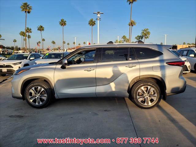 used 2022 Toyota Highlander car, priced at $37,500