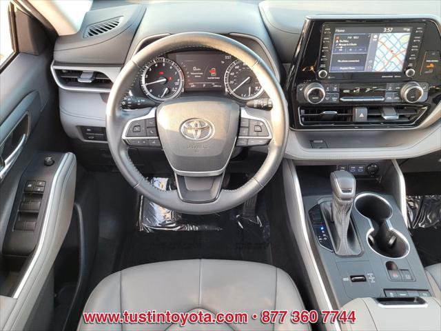 used 2022 Toyota Highlander car, priced at $37,500