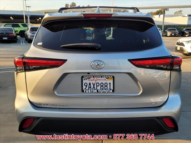 used 2022 Toyota Highlander car, priced at $37,500