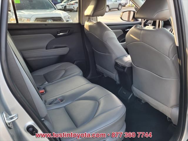 used 2022 Toyota Highlander car, priced at $37,500