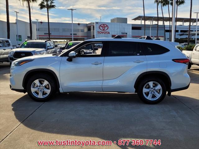 used 2022 Toyota Highlander car, priced at $33,998