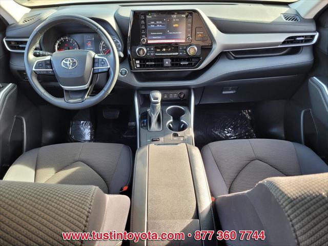 used 2022 Toyota Highlander car, priced at $33,998