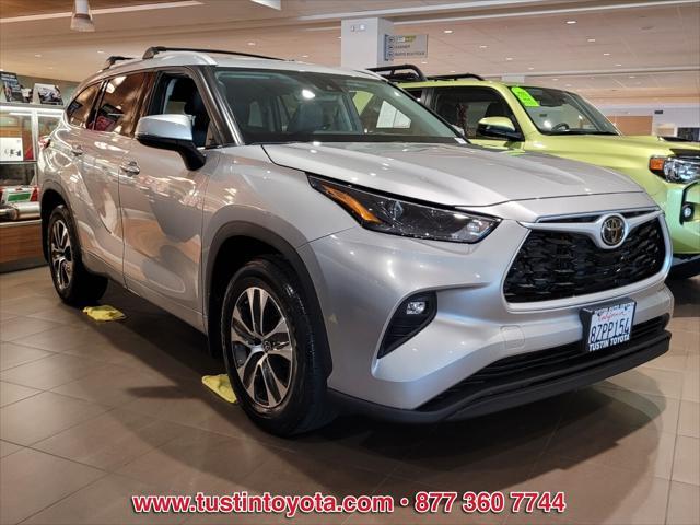 used 2022 Toyota Highlander car, priced at $38,998