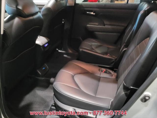 used 2022 Toyota Highlander car, priced at $38,998