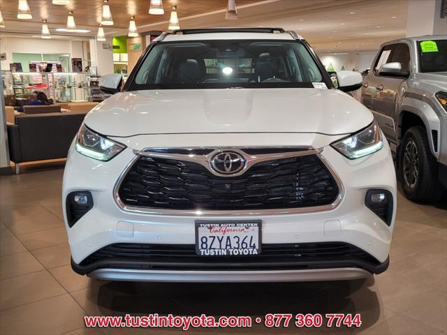 used 2022 Toyota Highlander car, priced at $42,888