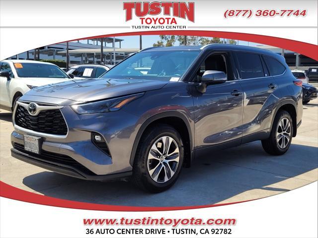 used 2022 Toyota Highlander car, priced at $38,998