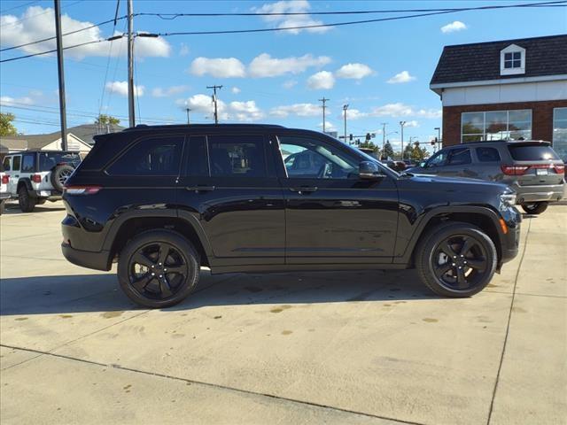 new 2024 Jeep Grand Cherokee car, priced at $48,010