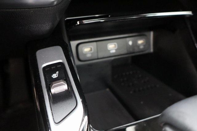 used 2023 Kia Sorento car, priced at $34,900