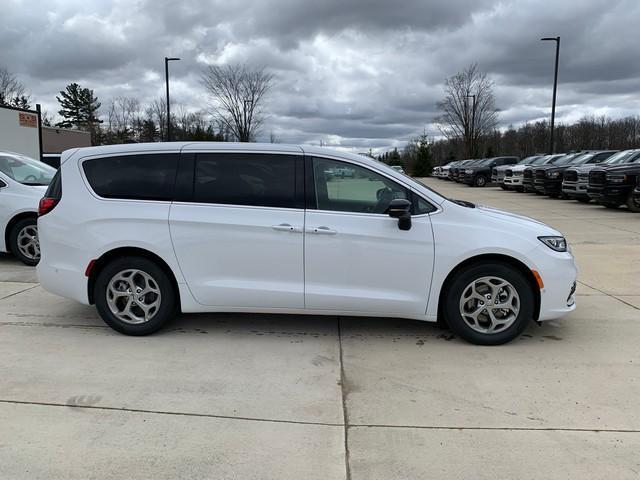 new 2024 Chrysler Pacifica car, priced at $44,901