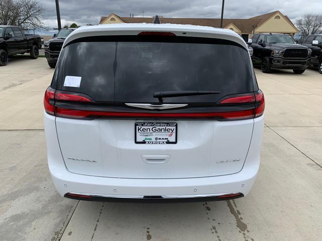 new 2024 Chrysler Pacifica car, priced at $44,901