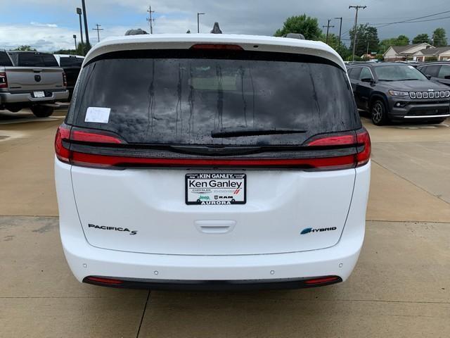 new 2024 Chrysler Pacifica Hybrid car, priced at $47,674