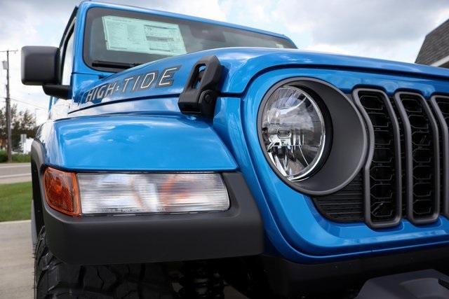 new 2025 Jeep Gladiator car, priced at $45,427