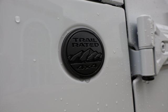 new 2025 Jeep Gladiator car, priced at $44,918