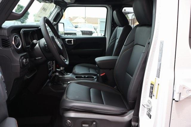 new 2025 Jeep Gladiator car, priced at $44,918