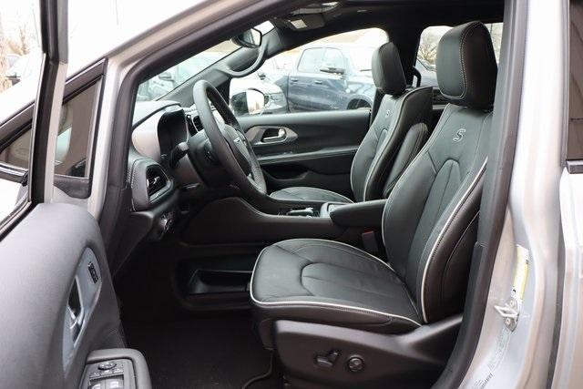 new 2026 Chrysler Pacifica car, priced at $53,941