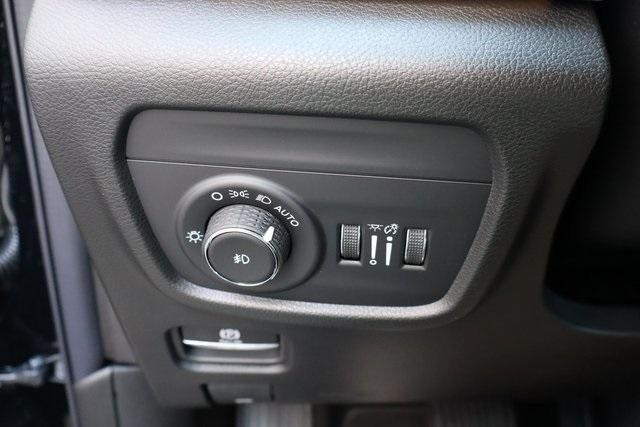 new 2025 Jeep Grand Cherokee car, priced at $52,176