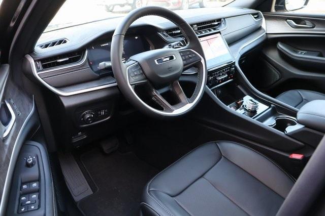 new 2025 Jeep Grand Cherokee car, priced at $52,176