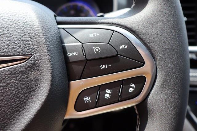 new 2025 Chrysler Pacifica car, priced at $47,748