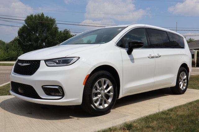 new 2025 Chrysler Pacifica car, priced at $47,748