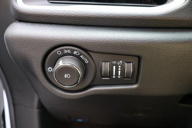 new 2025 Chrysler Pacifica car, priced at $47,748
