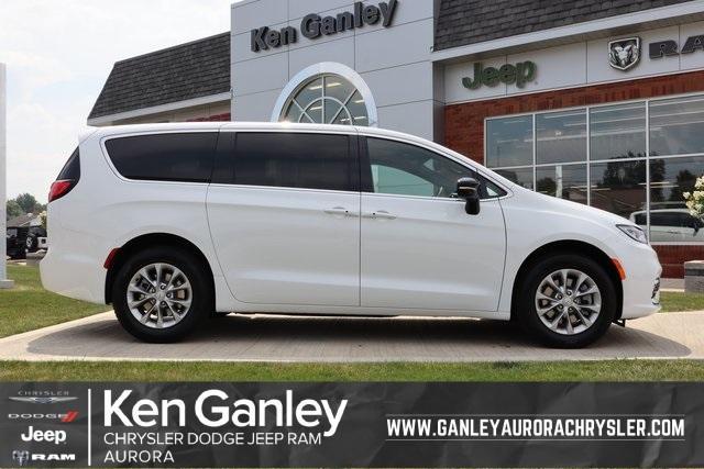 new 2025 Chrysler Pacifica car, priced at $47,748
