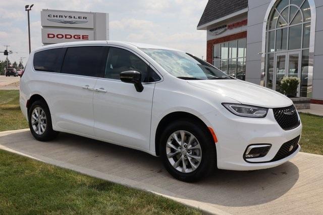 new 2025 Chrysler Pacifica car, priced at $47,748