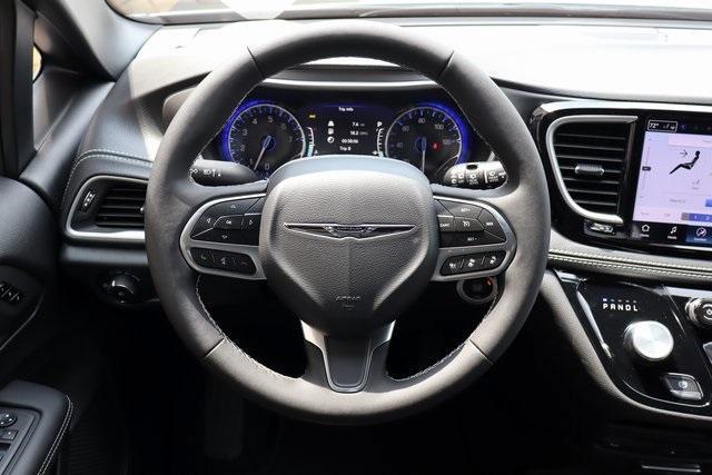 new 2025 Chrysler Pacifica car, priced at $47,748
