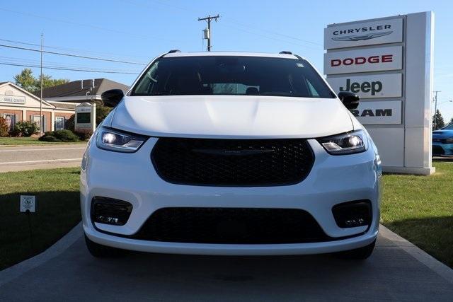 new 2026 Chrysler Pacifica car, priced at $55,487