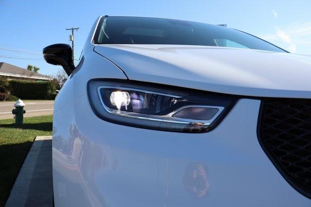 new 2026 Chrysler Pacifica car, priced at $55,487