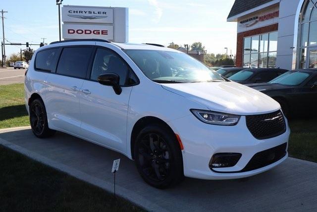 new 2026 Chrysler Pacifica car, priced at $55,487