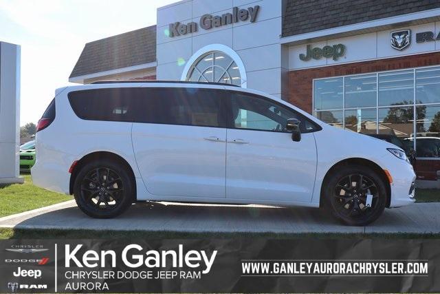 new 2026 Chrysler Pacifica car, priced at $55,487