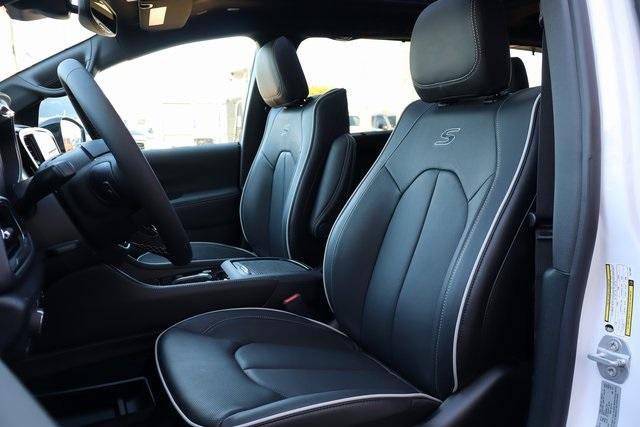 new 2026 Chrysler Pacifica car, priced at $55,487