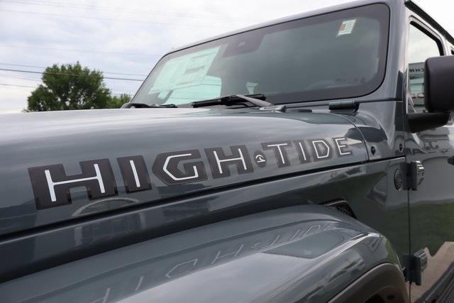 new 2025 Jeep Gladiator car, priced at $45,427