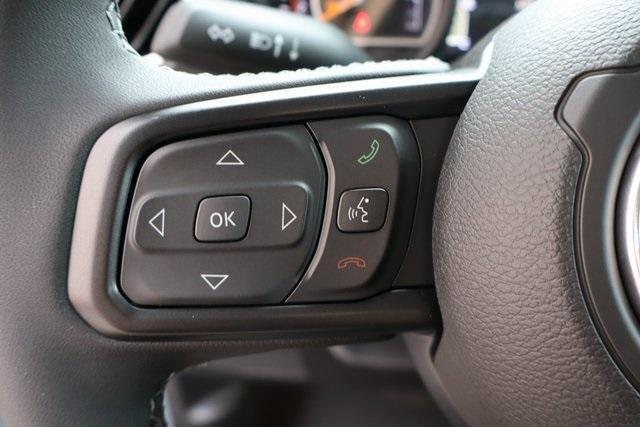 new 2025 Jeep Gladiator car, priced at $45,427