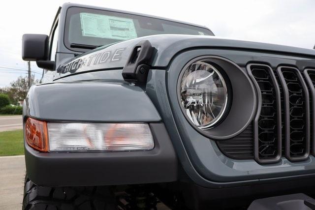 new 2025 Jeep Gladiator car, priced at $45,427