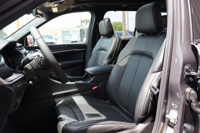 new 2025 Jeep Grand Cherokee car, priced at $50,655