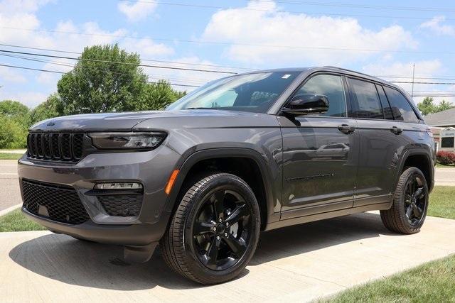new 2025 Jeep Grand Cherokee car, priced at $50,655