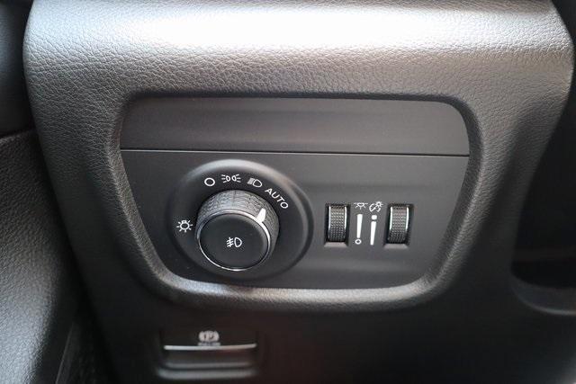 new 2025 Jeep Grand Cherokee car, priced at $50,655